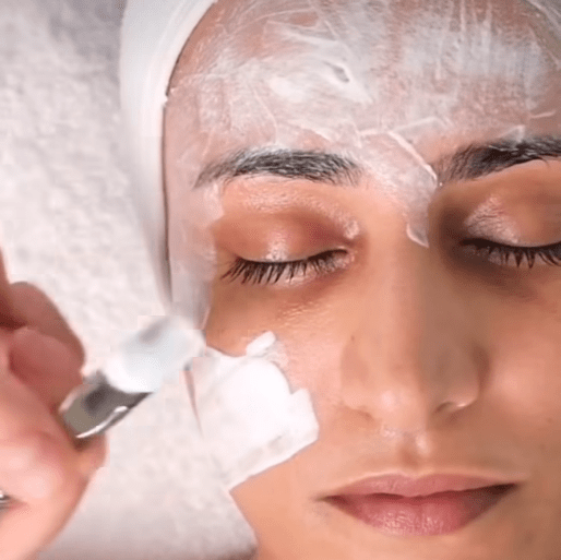 3 CHYBY, které níčí tvoji pleť 2 Screenshot 2025 02 20 at 12 26 41 Facebook